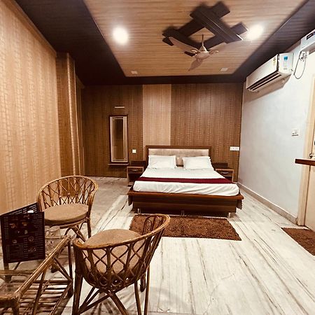 The For You Hotel & Restaurant リシケーシュ エクステリア 写真